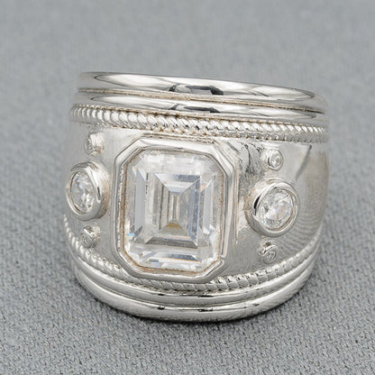 A rectangle cubic set in sterling silver ring