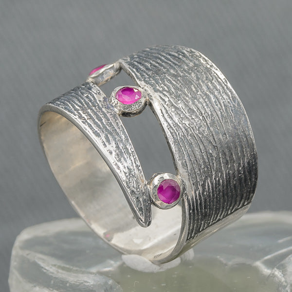Sterling silver with 3 agate stones
