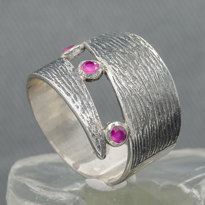 Sterling silver with 3 agate stones