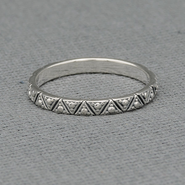 Sterling silver patterned band