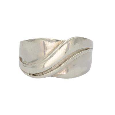 Sterling silver band with a flowing line