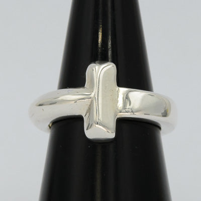 Sterling silver ring with a bar