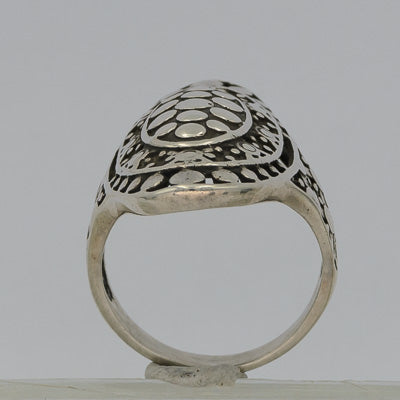 Sterling silver patterned oval ring