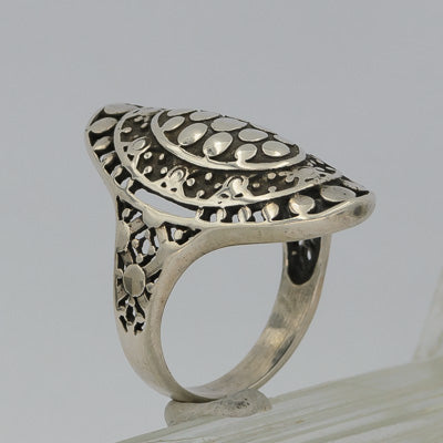 Sterling silver patterned oval ring