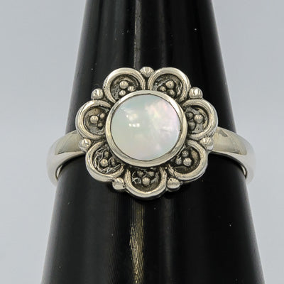 Mother of pearl set in sterling silver ring