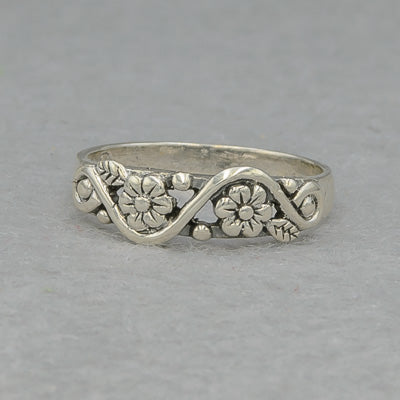 Sterling Silver Scroll Daisy Ring with Leaf Detail