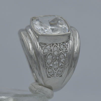 Sterling silver ring with square cubic zirconia