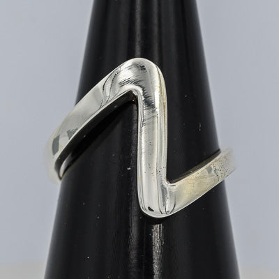 Sterling silver zig zag ring
