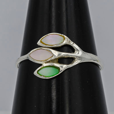 Sterling silver leave ring with MOP