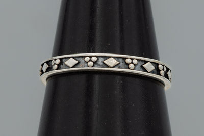 Sterling silver patterned band
