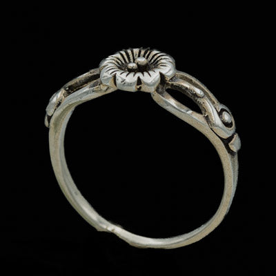 .Sterling Silver Daisy Ring Split Shank Floral Design
