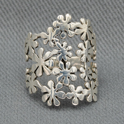 Sterling silver daisy ring