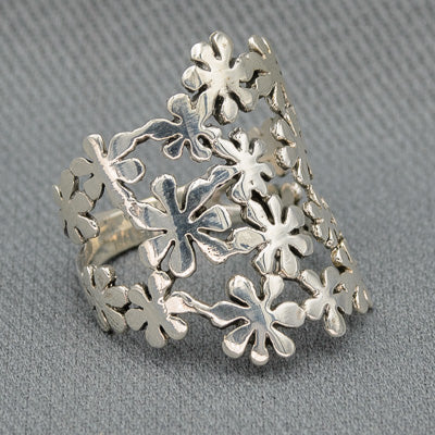 Sterling silver daisy ring