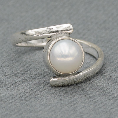 Sterling silver freshwater pearl ring