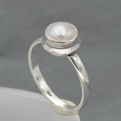 Sterling silver freshwater pearl ring