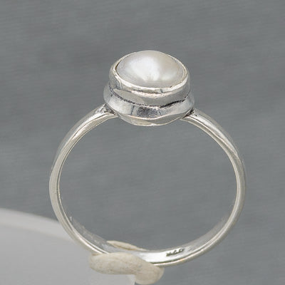 Sterling silver freshwater pearl ring