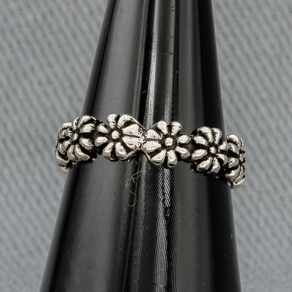 Sterling Silver Daisy Band Ring 3mm Floral Design