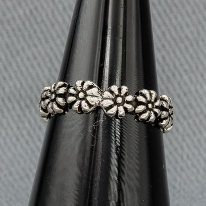 Sterling Silver Daisy Band Ring 3mm Floral Design
