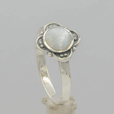 Sterling Silver Mother of Pearl Clover Ring