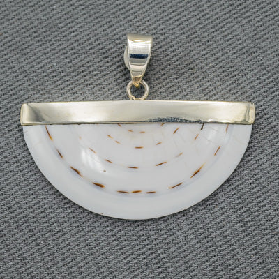 Sterling Silver Shell Pendant with Brown Detail – 6cm