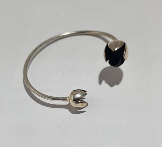 Two tulips bangle