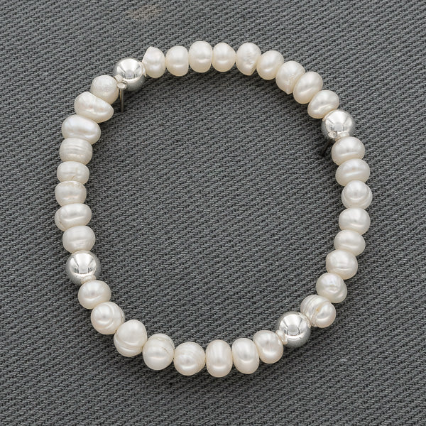 Frechwater pearl on elastic bracelet