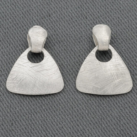 Brushed silver dangling earring