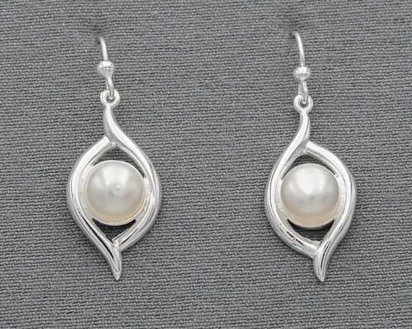 Flowing silver lines with a pearl