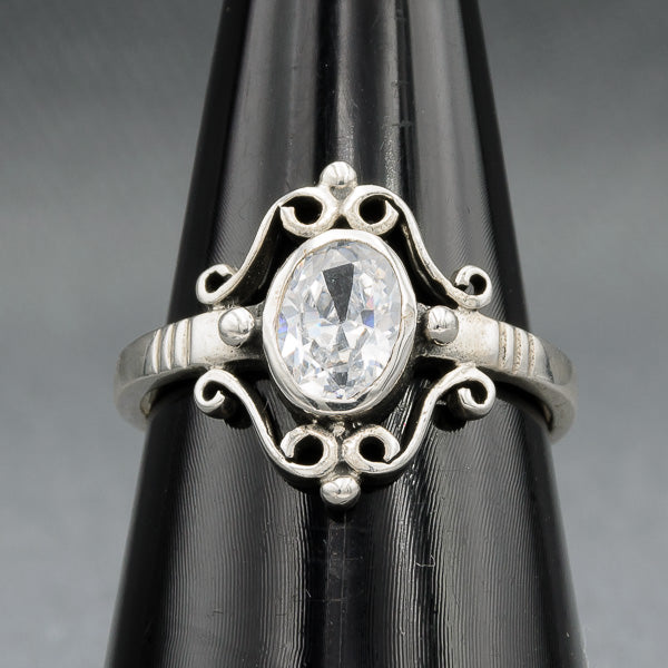 Vintage style cubic ring