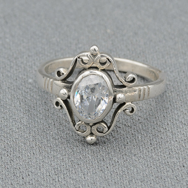 Vintage style cubic ring