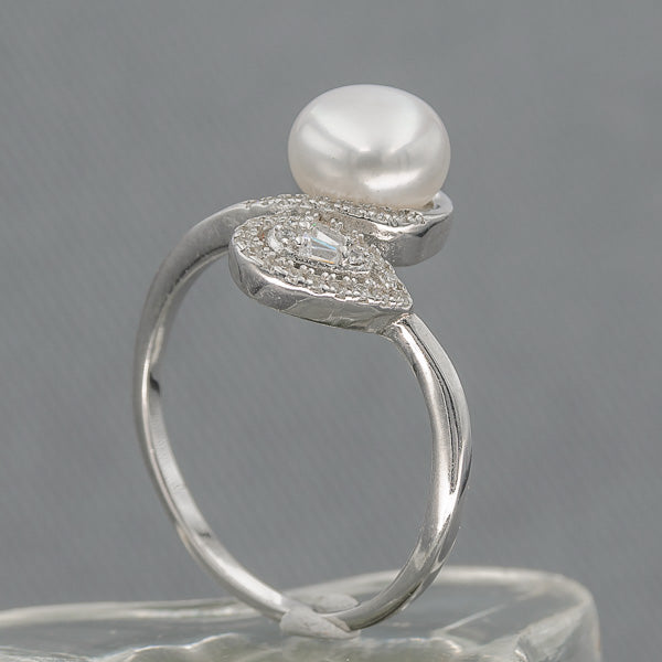 Pearl and cubic combination ring