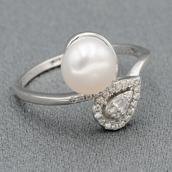 Pearl and cubic combination ring