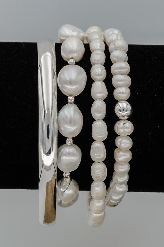 Frechwater pearl on elastic bracelet